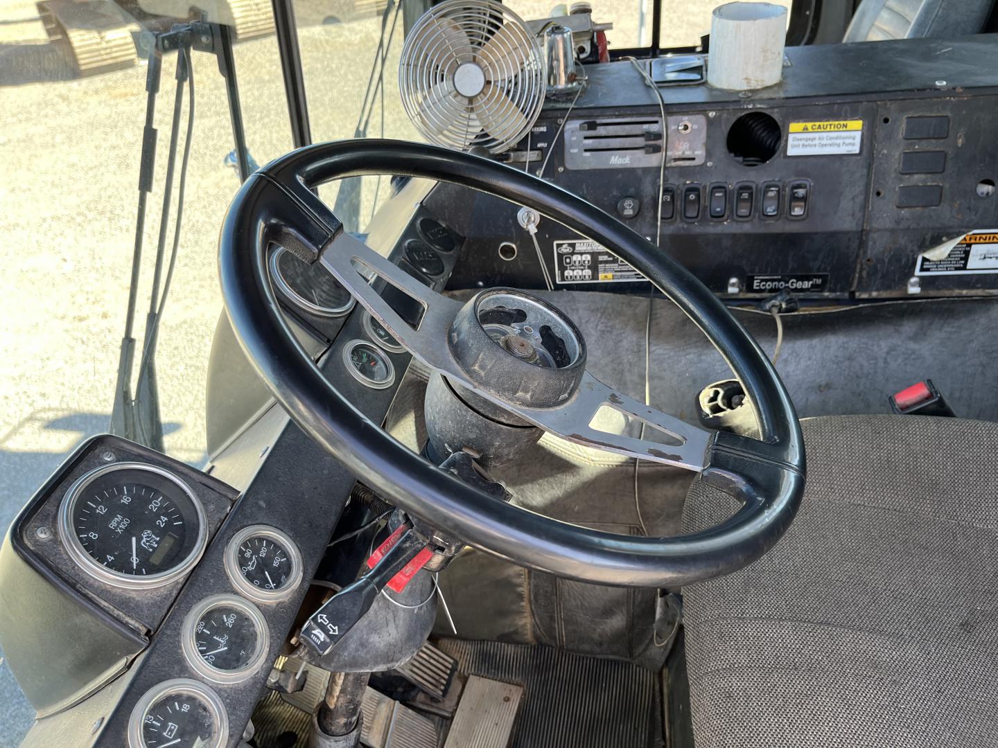 ./imagenes/INVOICE/2019/18014/AMION MAC 242 CON BOMBA DE CONCRETO PUTZMEISTER Z (28).JPG